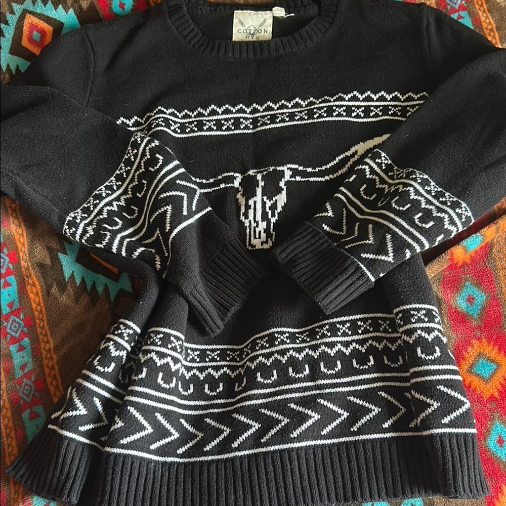 Black and White longhorn sweater XL